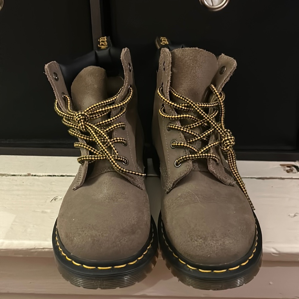 Dr. Martens 939 Greasy Suede Boots